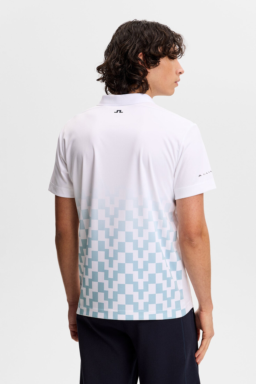 polo con estampado finlandés