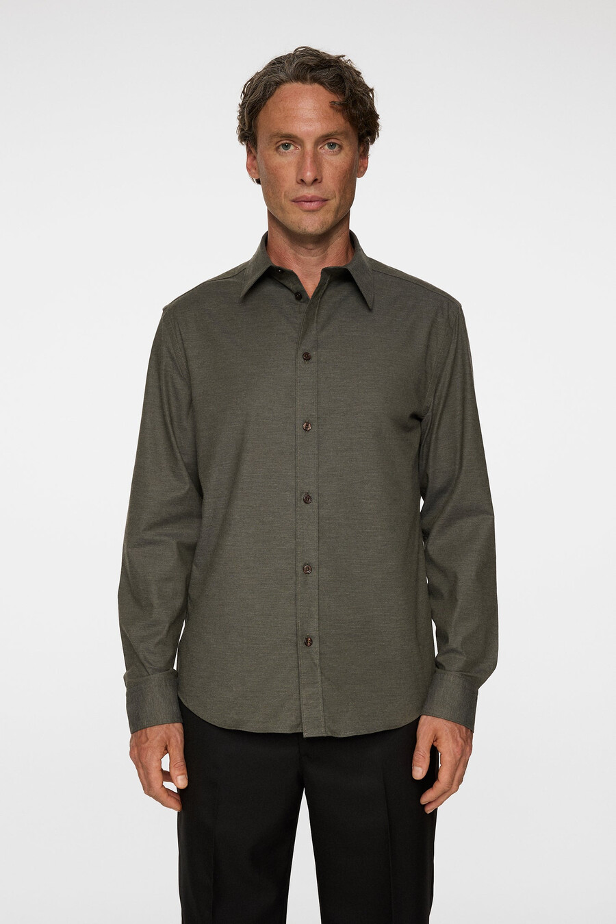 camisa de franela ligera y ajustada