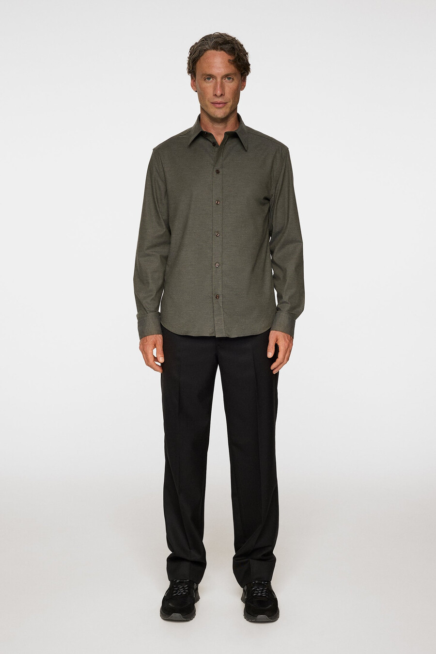 camisa de franela ligera y ajustada