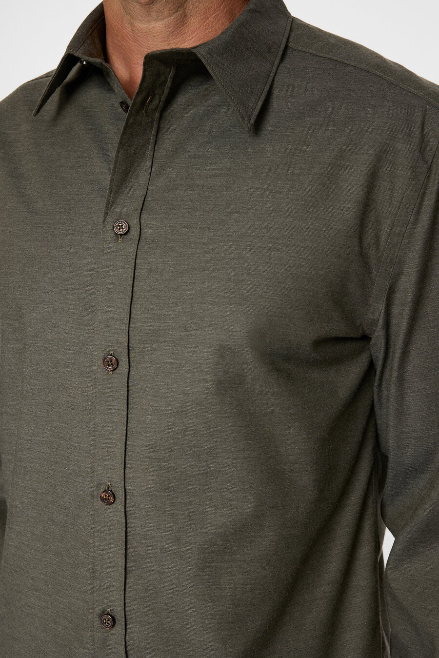 camisa de franela ligera y ajustada